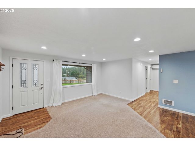 540 QUEENS Ave, Lakeside, OR 97449