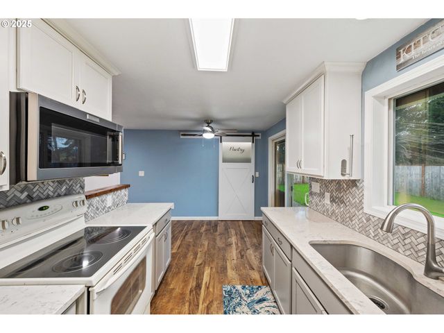 540 QUEENS Ave, Lakeside, OR 97449