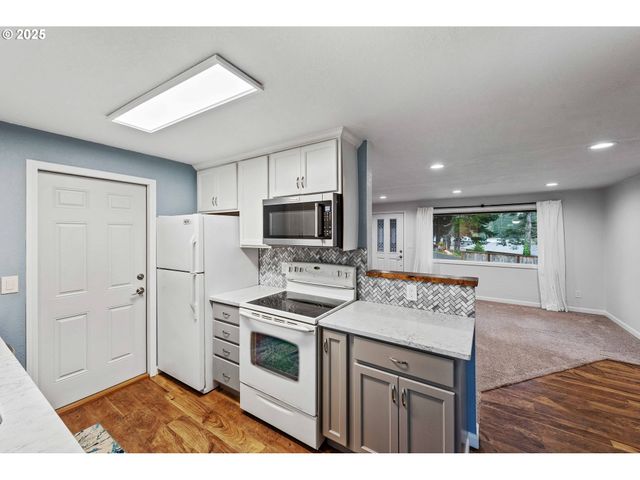 540 QUEENS Ave, Lakeside, OR 97449