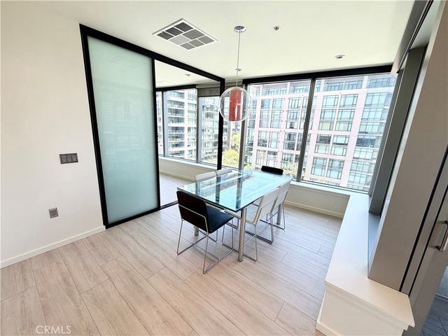1155 S Grand Avenue 1017, Los Angeles, CA 90015