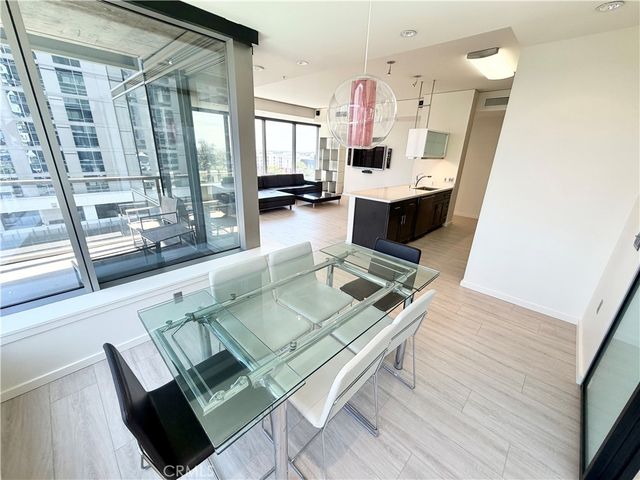 1155 S Grand Avenue 1017, Los Angeles, CA 90015