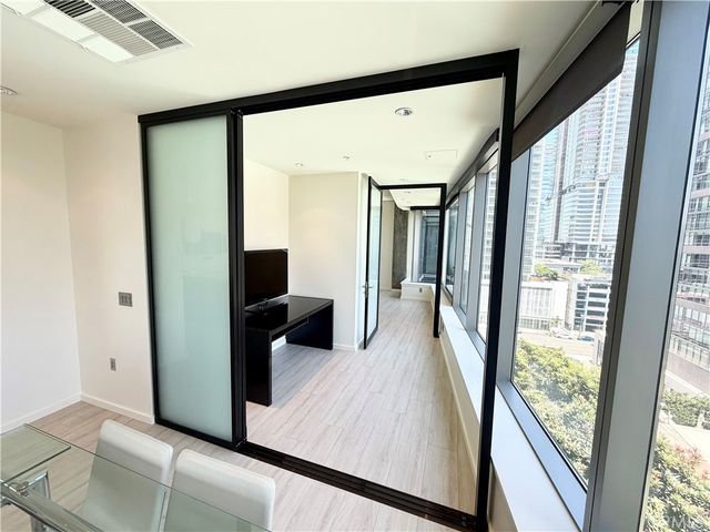 1155 S Grand Avenue 1017, Los Angeles, CA 90015