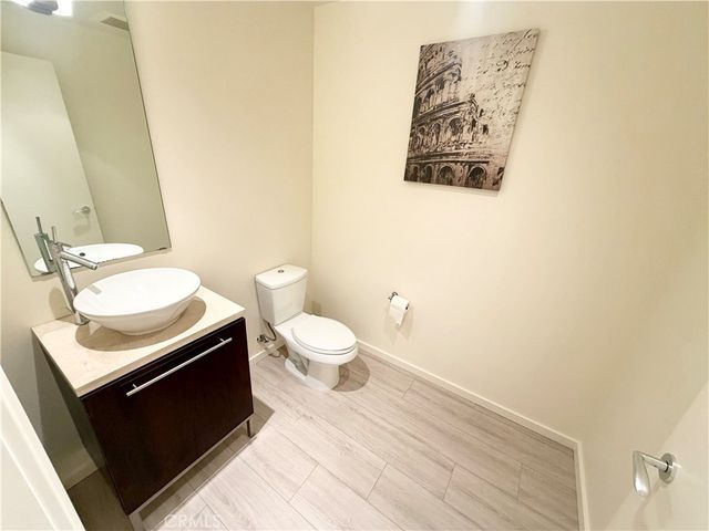 1155 S Grand Avenue 1017, Los Angeles, CA 90015