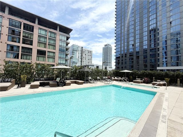 1155 S Grand Avenue 1017, Los Angeles, CA 90015