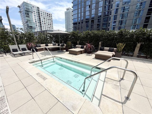 1155 S Grand Avenue 1017, Los Angeles, CA 90015