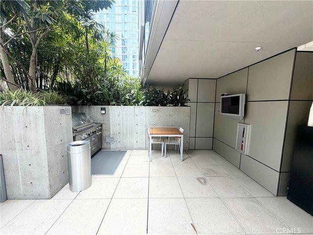 1155 S Grand Avenue 1017, Los Angeles, CA 90015