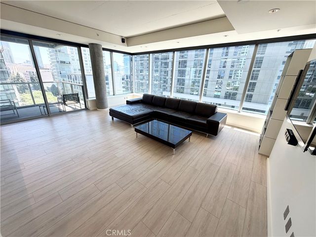 1155 S Grand Avenue 1017, Los Angeles, CA 90015