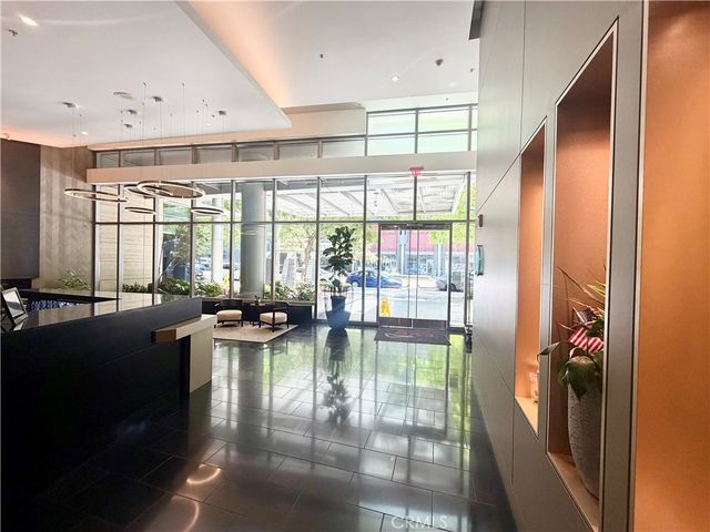 1155 S Grand Avenue 1017, Los Angeles, CA 90015