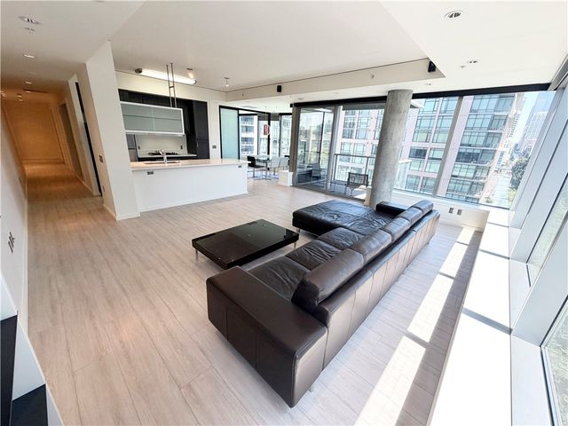 1155 S Grand Avenue 1017, Los Angeles, CA 90015