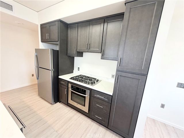 1155 S Grand Avenue 1017, Los Angeles, CA 90015