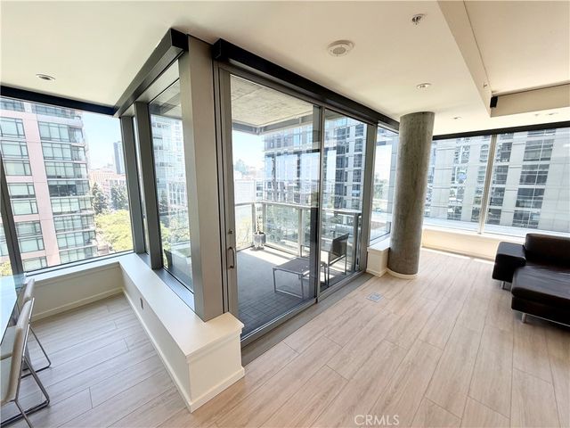 1155 S Grand Avenue 1017, Los Angeles, CA 90015