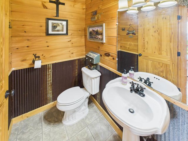 9178 Deer Road, Harrison, AR 72601