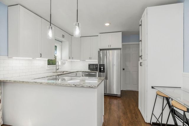 5228 Nieman Road, Shawnee, KS 66203