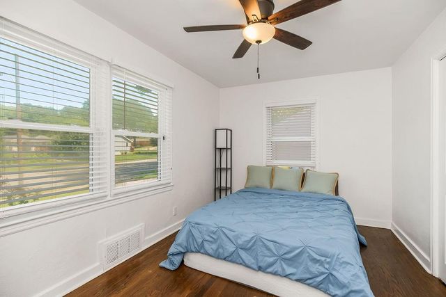 5228 Nieman Road, Shawnee, KS 66203