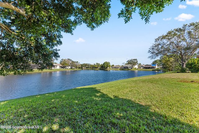 537 Lake Victoria Circle, Melbourne, FL 32940