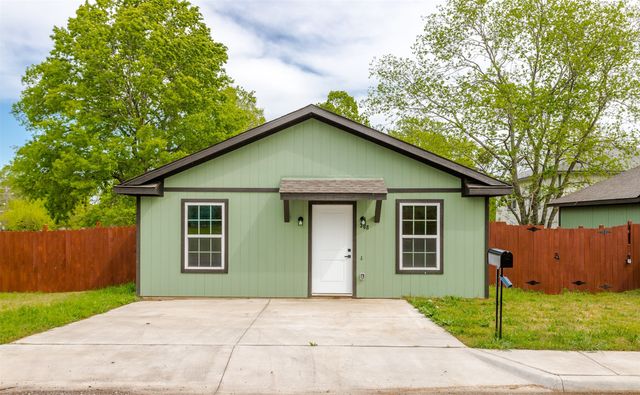 308 S 3rd, Bonham, TX 75418