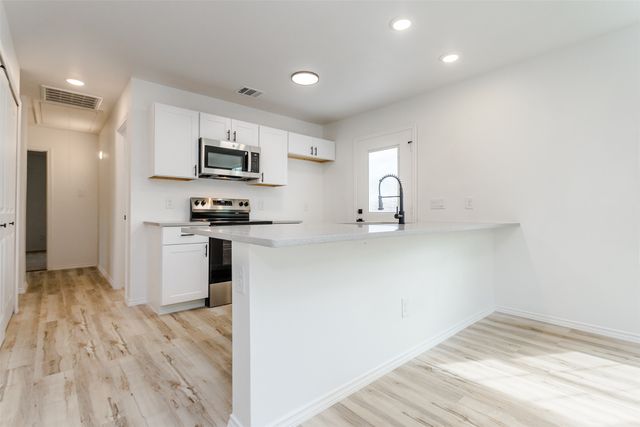 308 S 3rd, Bonham, TX 75418