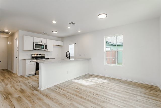 308 S 3rd, Bonham, TX 75418