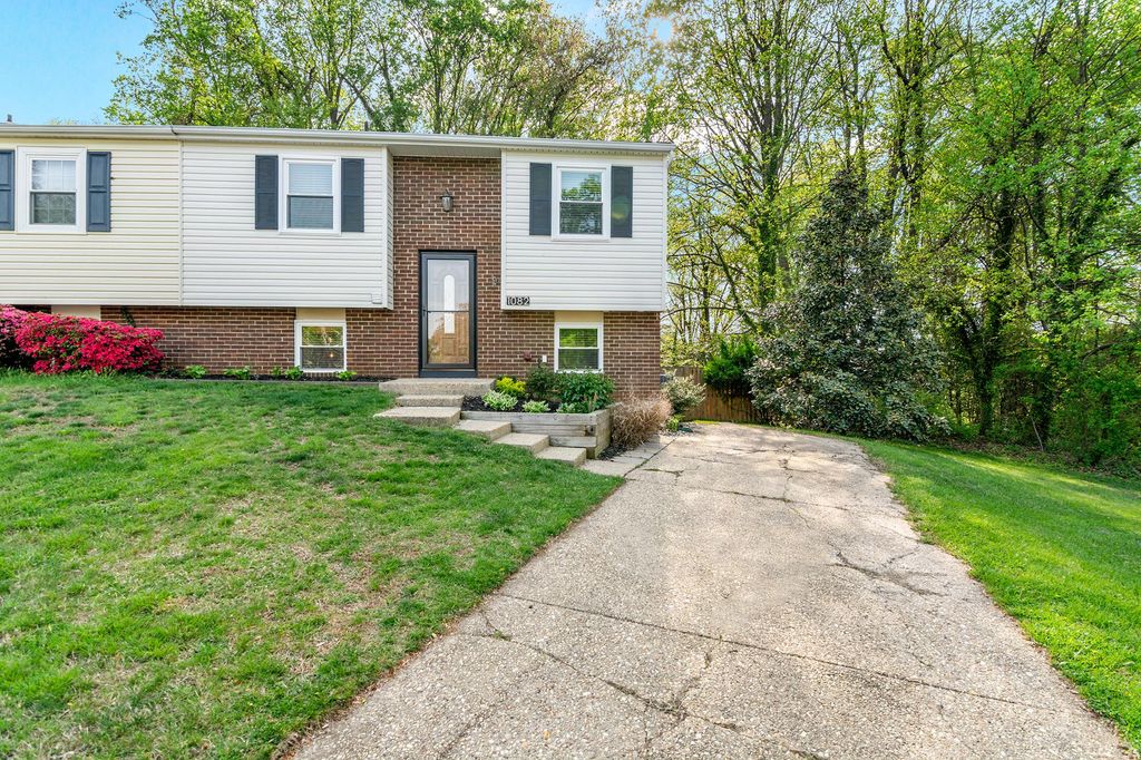 Image 1 of property listing at 1082 BRIGHTLEAF CT, Arnold, MD 21012