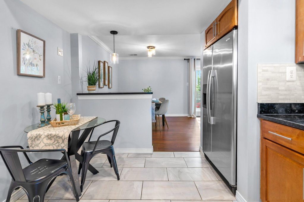 Image 14 of property listing at 1082 BRIGHTLEAF CT, Arnold, MD 21012