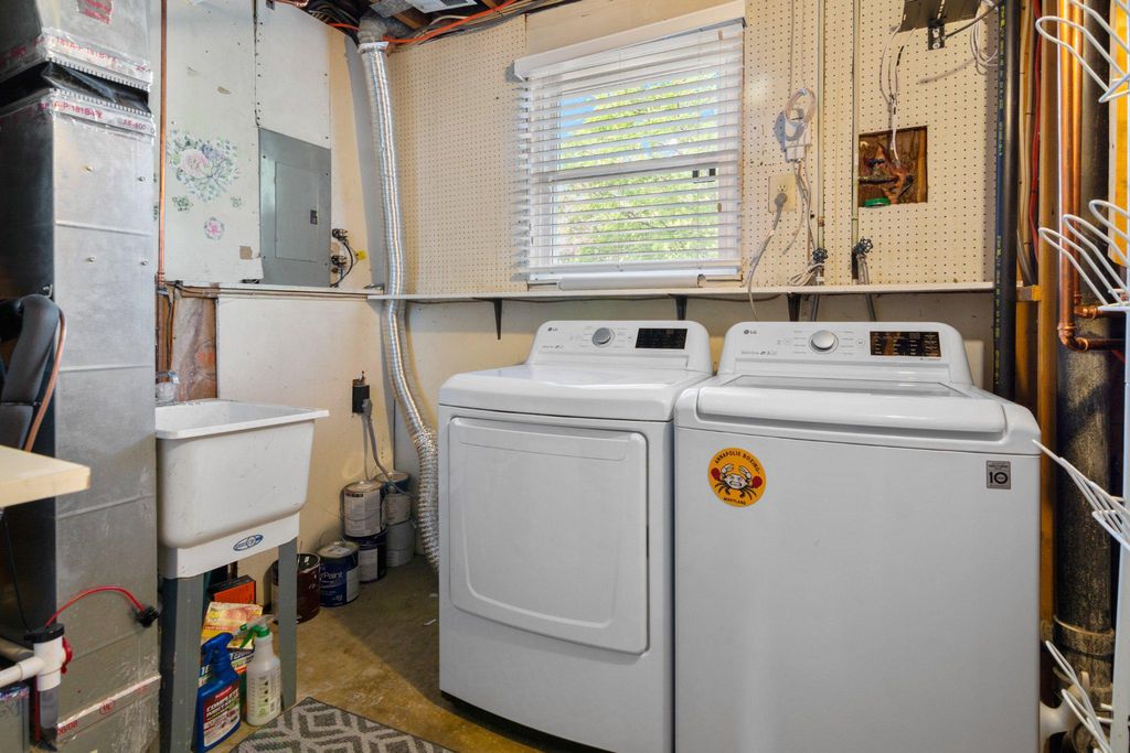 Image 17 of property listing at 1082 BRIGHTLEAF CT, Arnold, MD 21012