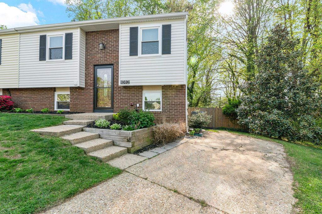 Image 3 of property listing at 1082 BRIGHTLEAF CT, Arnold, MD 21012