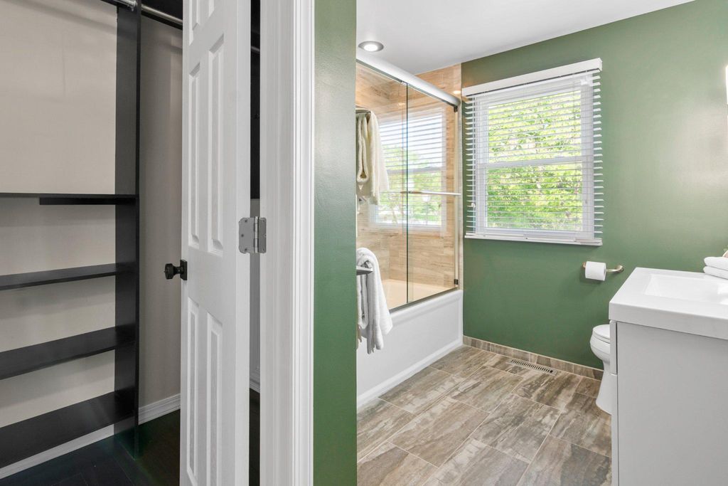 Image 23 of property listing at 1082 BRIGHTLEAF CT, Arnold, MD 21012