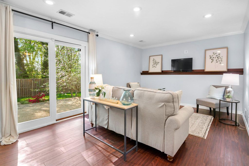 Image 6 of property listing at 1082 BRIGHTLEAF CT, Arnold, MD 21012