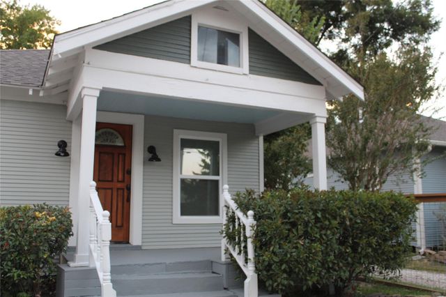 2713 Cochran Street, Houston, TX 77009