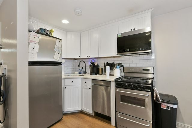 164 F St 4, Boston, MA 02127