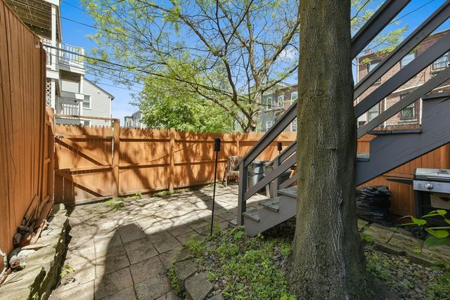 164 F St 4, Boston, MA 02127