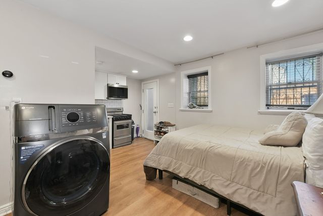 164 F St 4, Boston, MA 02127