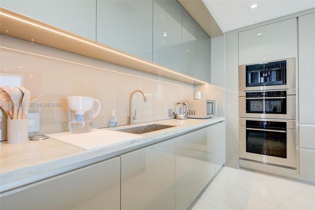 18975 Collins Avenue 5205, Sunny Isles Beach, FL 33160