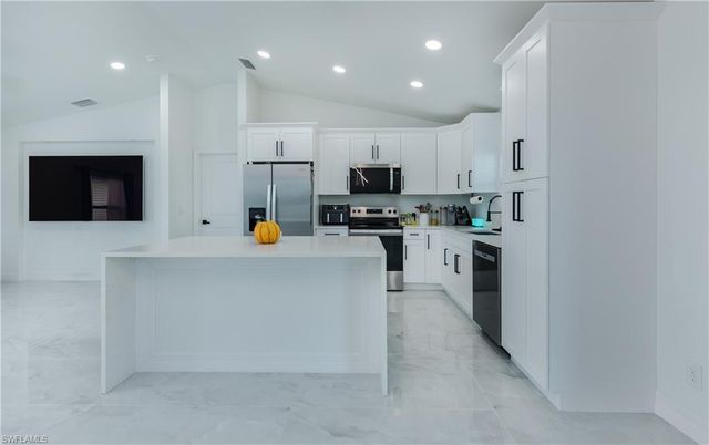 416 NW 25th AVE, Cape Coral, FL 33993