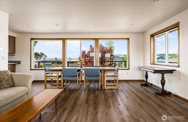 2385 Sunlight Beach Road, Clinton, WA 98236