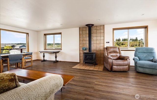 2385 Sunlight Beach Road, Clinton, WA 98236