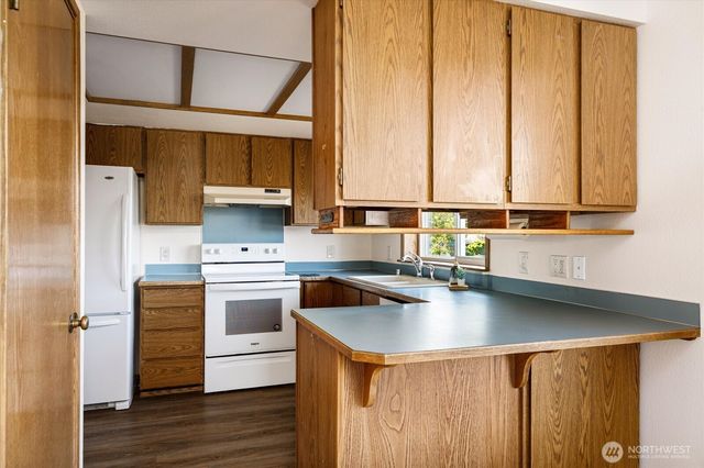 2385 Sunlight Beach Road, Clinton, WA 98236