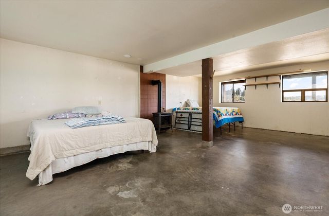 2385 Sunlight Beach Road, Clinton, WA 98236