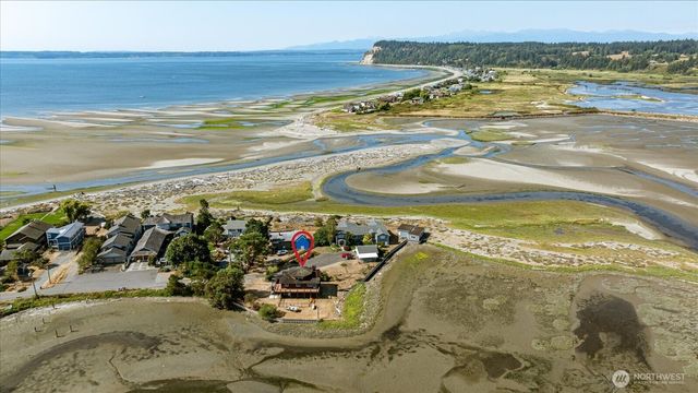 2385 Sunlight Beach Road, Clinton, WA 98236