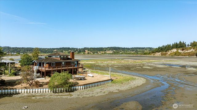2385 Sunlight Beach Road, Clinton, WA 98236