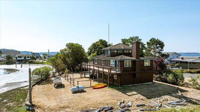 2385 Sunlight Beach Road, Clinton, WA 98236