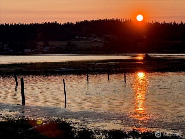 2385 Sunlight Beach Road, Clinton, WA 98236