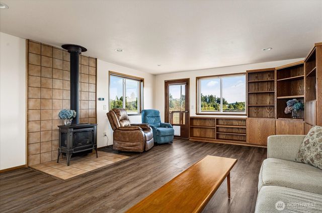 2385 Sunlight Beach Road, Clinton, WA 98236