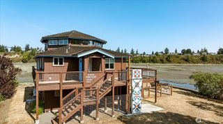 2385 Sunlight Beach Road, Clinton, WA 98236