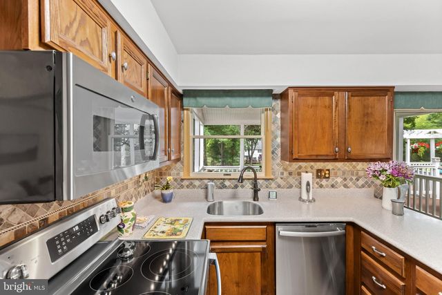 10057 CARILLON DR, Ellicott City, MD 21042