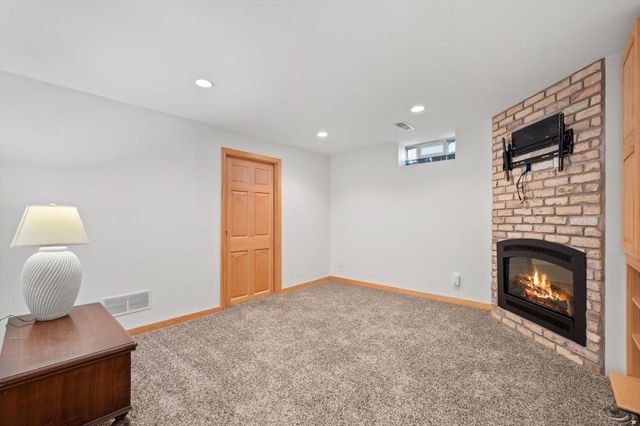 1038 4th AVENUE, Grafton, WI 53024