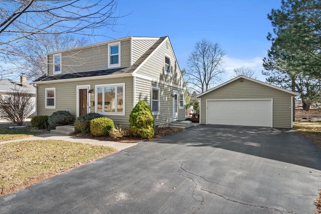 1038 4th AVENUE, Grafton, WI 53024