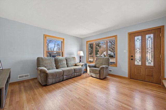 1038 4th AVENUE, Grafton, WI 53024