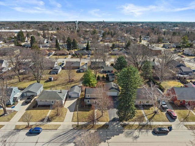 1038 4th AVENUE, Grafton, WI 53024