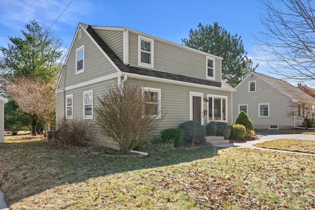 1038 4th AVENUE, Grafton, WI 53024